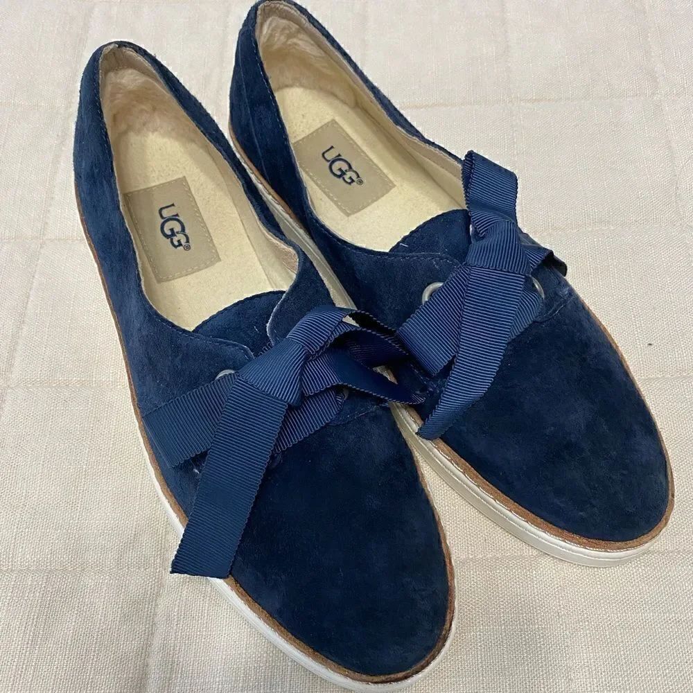 UGG Australia Carilyn Shoes Women Size 7